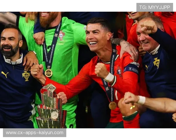 葡萄牙队医确认C罗身体状况良好 能胜任高强度比赛挑战 葡萄牙队医确认C罗身体状况良好 能胜任高强度比赛挑战