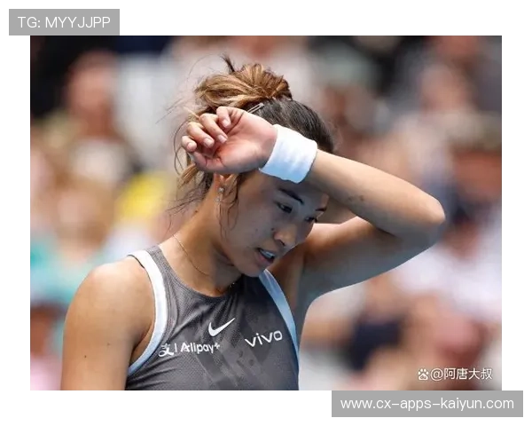 球迷暴动:全运赛场为郑钦文祈福,社媒刷屏情绪高涨 球迷暴动:全运赛场为郑钦文祈福,社媒刷屏情绪高涨