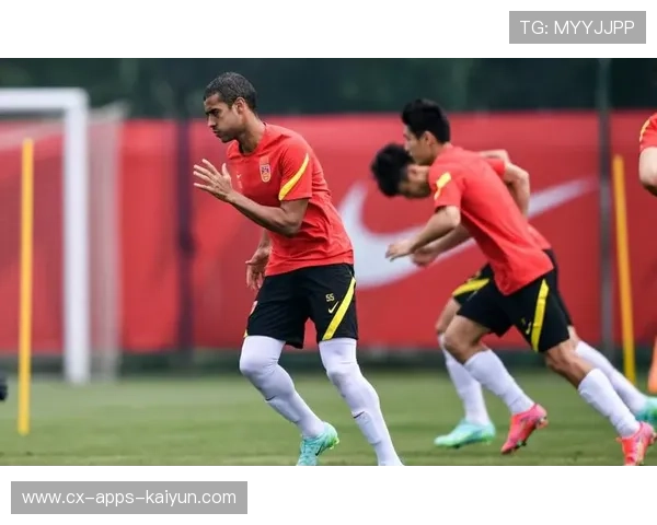 国足名宿组合回归绿茵,李范中卫组合再点燃回忆 国足名宿组合回归绿茵,李范中卫组合再点燃回忆