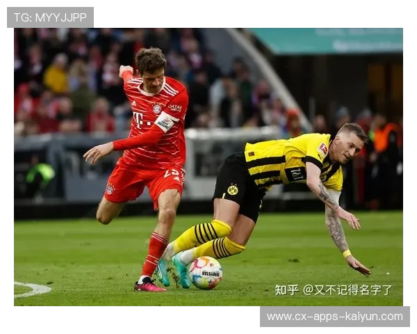 德甲多特侧翼传中形成猛攻，门前混战频出——边线策略下的进攻节拍