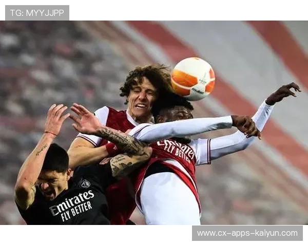 本菲卡努涅斯远射世界波，足球场上的惊艳瞬间