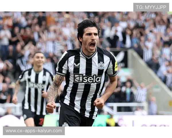 尤文中场长传直接点燃冲击波:从传球艺术到战术爆发的升级之路 尤文中场长传直接点燃冲击波:从传球艺术到战术爆发的升级之路